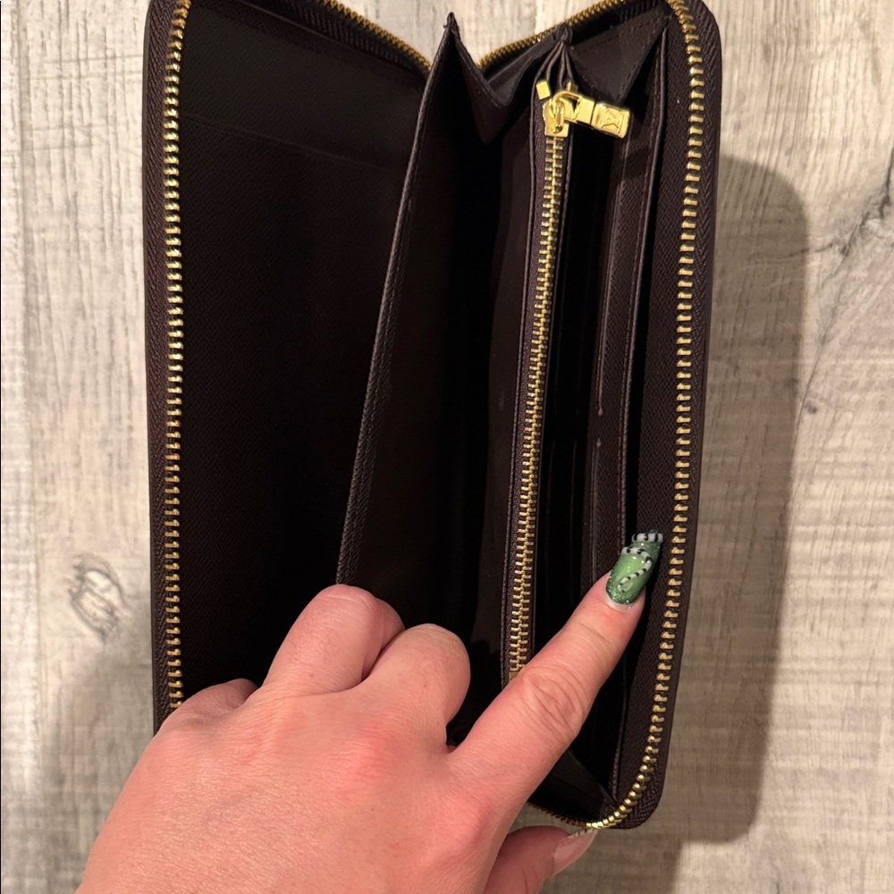 Louis Vuitton Brown Leather Wallet - Picture 7 of 7